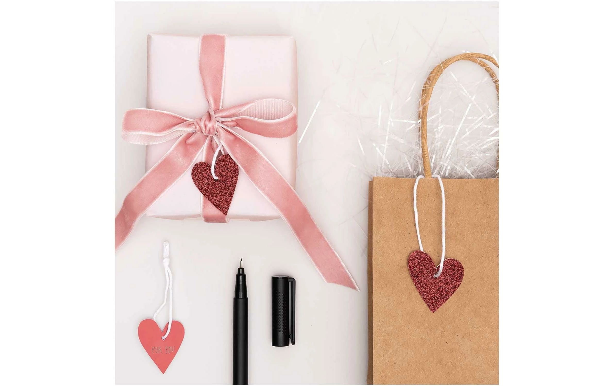 Bon marché 🧨 Rico Design Étiquette Pour Cadeau Coeur Glitter, 24 Pièce/s, Rouge - Emballage Cadeau 😀 5 Bon marché 🧨 Rico Design Étiquette Pour Cadeau Coeur Glitter, 24 Pièce/s, Rouge - Emballage Cadeau 😀 – Image 3